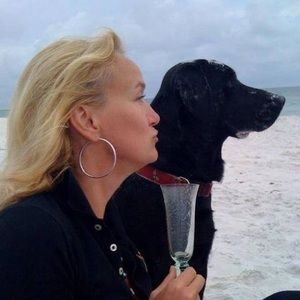 Meet your Posher, Elizabeth offringa